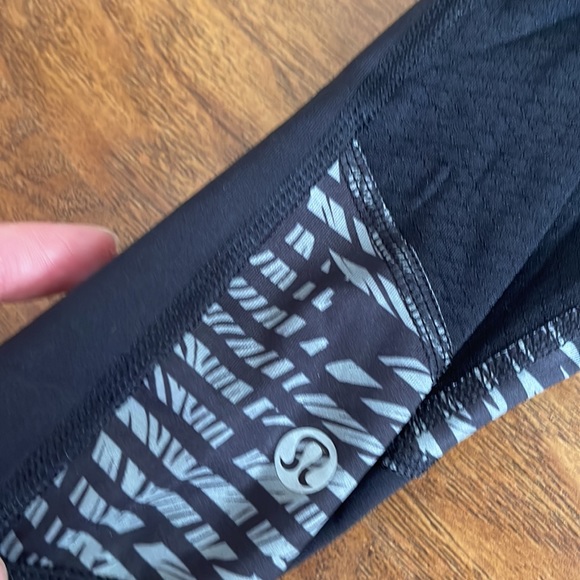 Lululemon feather print crops - Picture 8 of 12